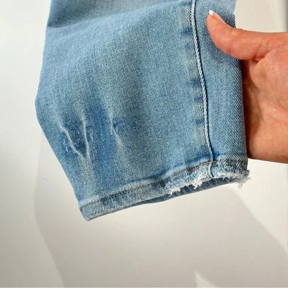 Good American Light Blue Straight Leg Jeans - Picture 4 of 12